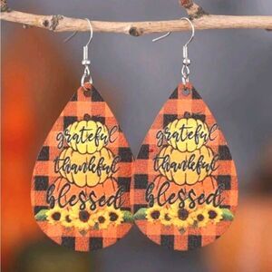 👋 Sunflower Pumpkin Earrings * Mix And Match 3/$20